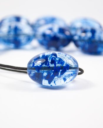Κομπολόι από διαφανή ρητίνη με μπλε νερά